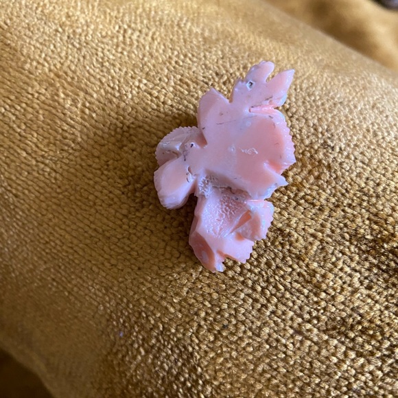Beautiful natural loose floral carved Coral - Picture 3 of 4